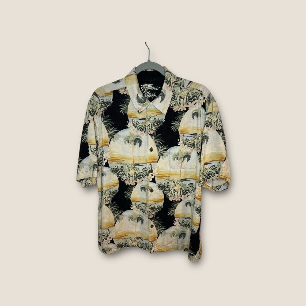 Jamaica Jaxx Hawaiian Casual Silk Button Down‎ Size Medium